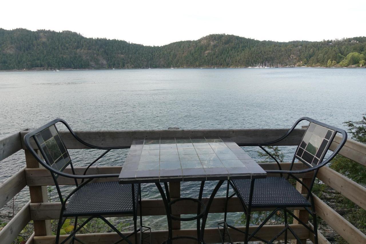 Shangrila Waterfront Vacation Home Bedwell Harbour Esterno foto