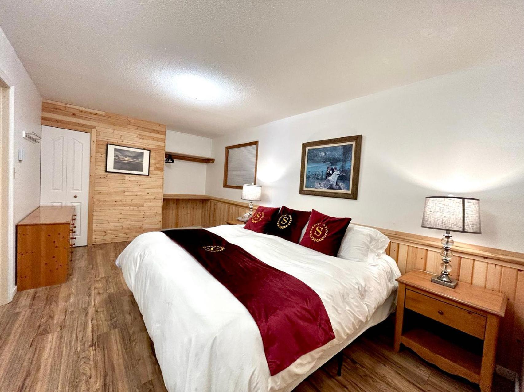 Shangrila Waterfront Vacation Home Bedwell Harbour Esterno foto