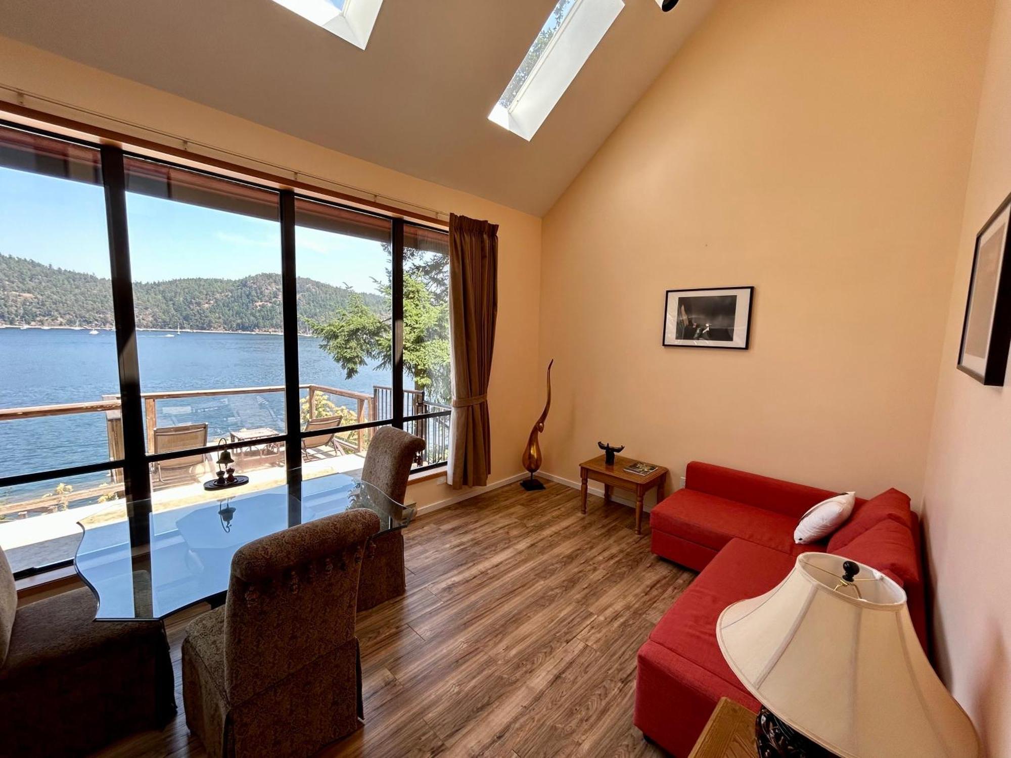 Shangrila Waterfront Vacation Home Bedwell Harbour Esterno foto