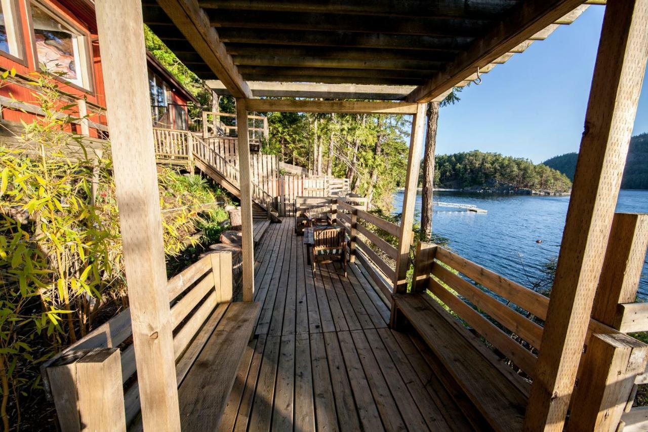 Shangrila Waterfront Vacation Home Bedwell Harbour Esterno foto