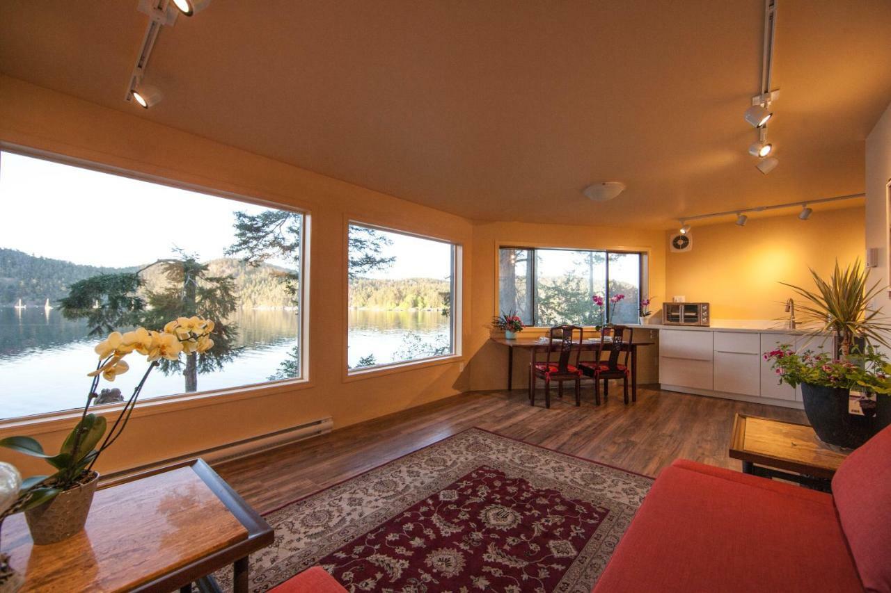 Shangrila Waterfront Vacation Home Bedwell Harbour Esterno foto
